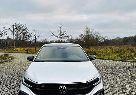 VW Taigo Volkswagen 1.5 TSI DSG R-Line