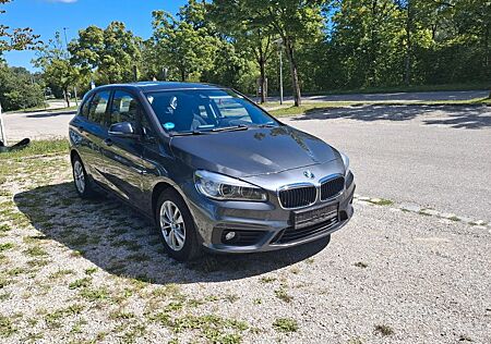 BMW 218i Active Tourer Advantage Panorama Navi AHK