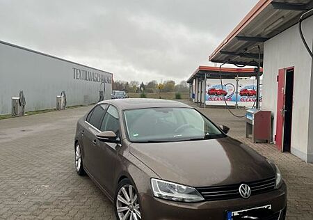 VW Jetta Volkswagen 2.0 TDI Highline 14OPS Top Zustand