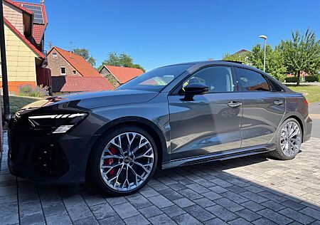 Audi RS3 /Dyanicpaket/SportAGA/Carbon/B&O/HeadUp/Pano/