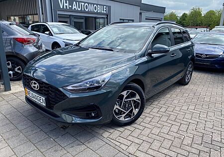 Hyundai i30 i30cw*NAVI*LED HSW*PDC vo&hi&R.KAMERA*WINTERPAKE