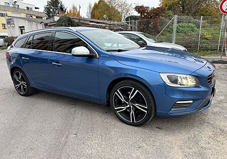 Volvo V60 Kombi R-DESIGN AWD*KAMERA*STANDHEIZUNG