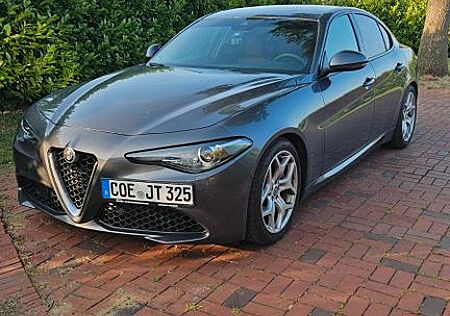 Alfa Romeo Giulia 2.0 Turbo 16V 147kW AT8 Top Zustand