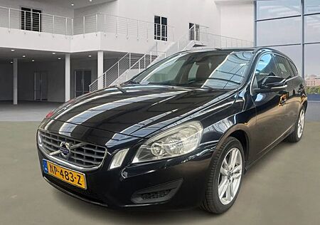 Volvo V60 2.0 D4 R-Design