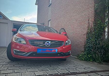 Volvo V60 D6 AWD Plug-in-Hybrid Summum Summum