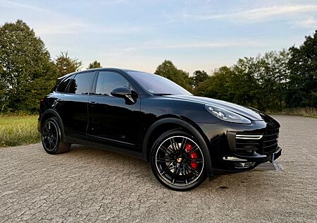 Porsche Cayenne Turbo SportAGA SportChrono Luftfahrwerk