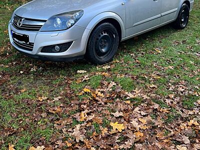 Opel Astra Kombi / 140 PS / AHK* Tempomat* Sitzhz*