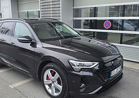 Audi Q8 e-tron 55 e-tron quattro 2x S line Vollausst.