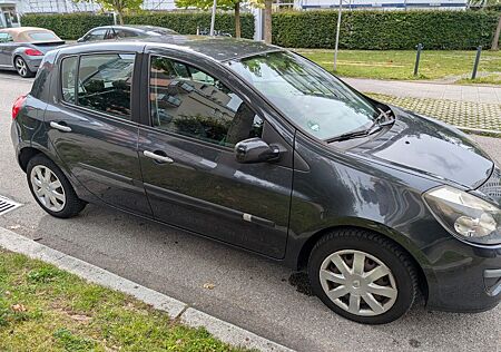 Renault Clio Dynamique 1.2 16V TCE Eco2 Dynamique