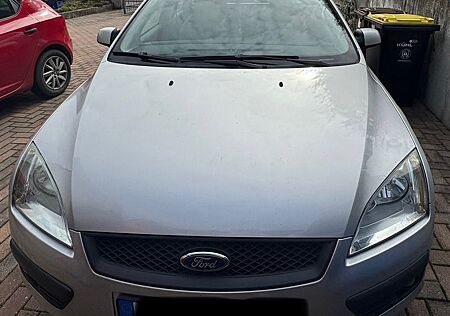 Ford Focus 1.6 Ghia