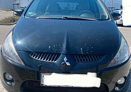 Mitsubishi Grandis 2.4 Intense 6-Sitzer