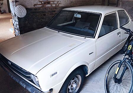 Toyota Corolla 1200 Limo 1977 KE30