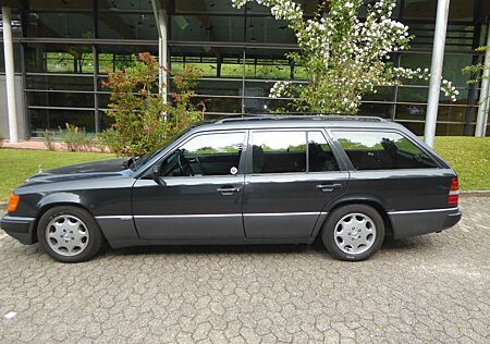 Mercedes-Benz E 300 T-Modell 300 TE 24