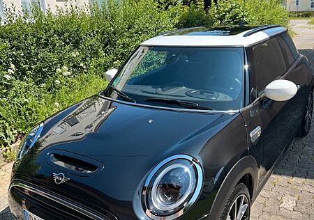 Mini Cooper SE Classic Trim mit Werksgarantie 2029