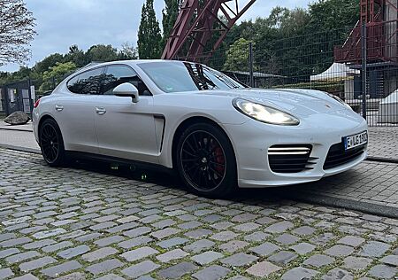 Porsche Panamera GTS GTS