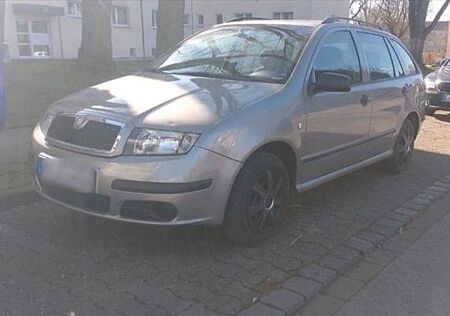 Skoda Fabia Combi TÜV Neu und AHK, Klima