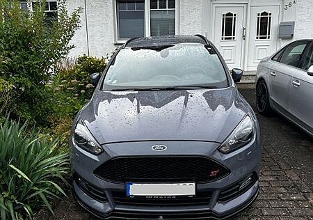 Ford Focus 2,0TDCi ST PowerShift Turnier ST