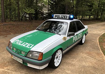 Opel Rekord E2 Polizeiauto C20XE / 2,0-16V