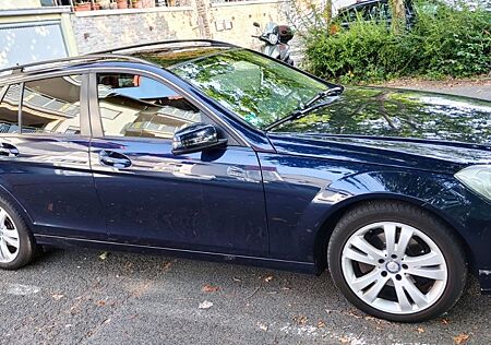 Mercedes-Benz C 220 CDI 4MATIC T Autom. -
