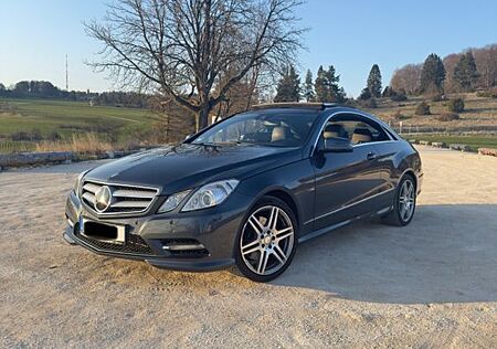 Mercedes-Benz E 300 Coupé AMG innen & außen | Panorama