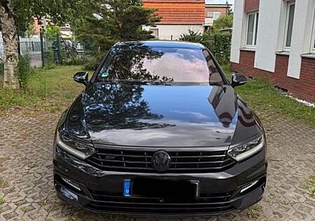 VW Passat Volkswagen 2.0 TDI SCR 176kW DSG 4MOTION Highlin...