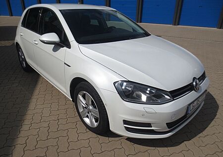 VW Golf Volkswagen 1.6 TDI DSG BMT CUP,Navi,PDC,Alu