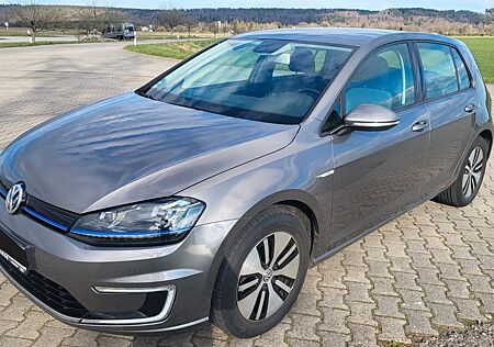 VW Golf Volkswagen e-
