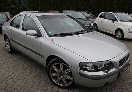 Volvo S60 2.5T AWD Premium Aut. Klima/Leder/Sitzhz/SD