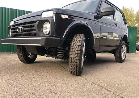 Lada Niva gebraucht kaufen Lada Niva "PREMIUM PLUS" KLIMA/ SITZHEIZUNG AET-2025!