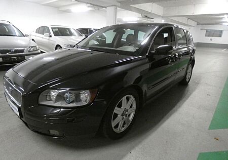 Volvo V50 Kombi T5 Summum*Auto.*NAVI*AHK*LEDER*