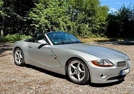 BMW Z4 E85 3.0i top gepflegt und gewartet