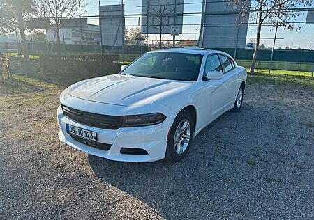 Dodge Charger V6 SXT RWD