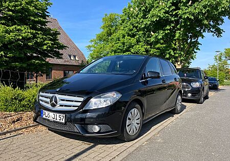 Mercedes-Benz B 180 - TÜV neu, Steuerkette & Co. ersetzt!
