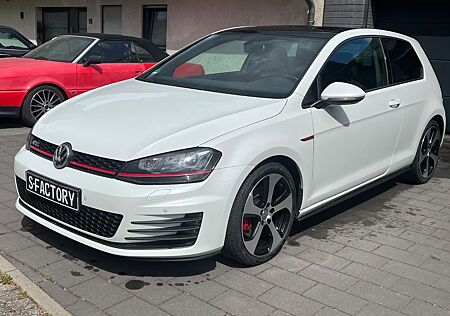 VW Golf Volkswagen VII GTI PANO NAVI XENON KLIMA KAMERA ALU