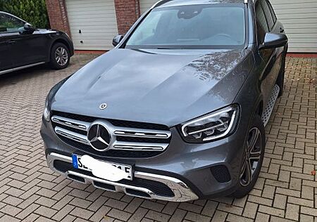 Mercedes-Benz GLC 300 e 4MATIC Autom. - AHK, MBUX,