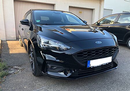 Ford Focus 1.0 EcoBoost ST-Line STANDHEIZUNG LED