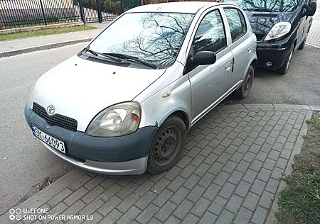 Toyota Yaris 1.0 5 türig Servo
