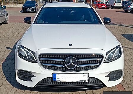 Mercedes-Benz E 220 d T Autom. - AMG Line, AHK