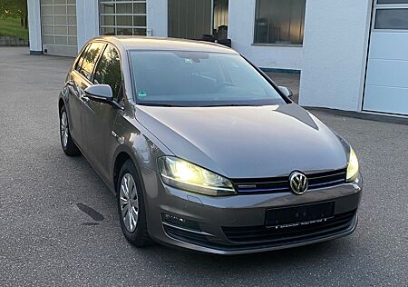 VW Golf Volkswagen 1.6 TDI Trendline BlueMotion Trendline