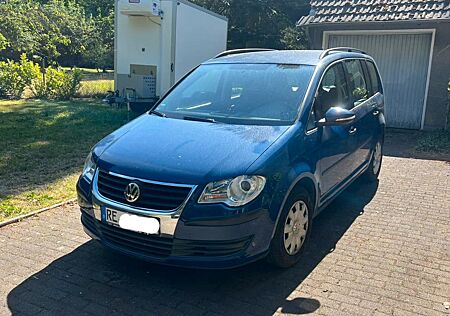 VW Touran Volkswagen 1.6 FSI, TÜV 04/2027