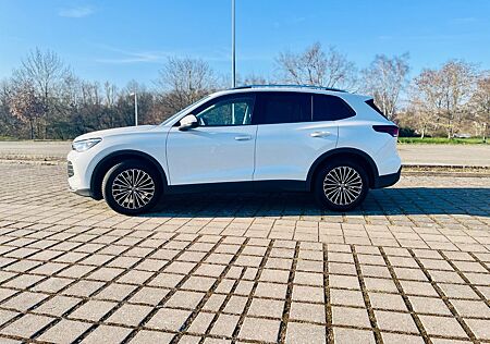 VW Tiguan gebraucht kaufen VW Tiguan Volkswagen 1.5 eTSI 96kW DSG Life 4 Jahre Herstelle