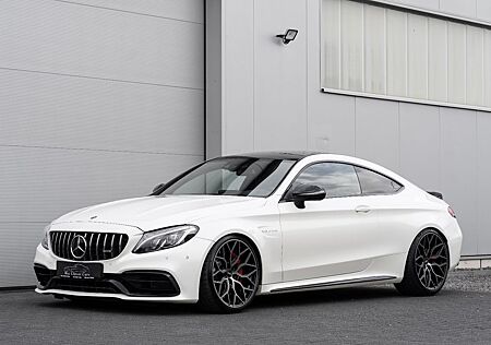 Mercedes-Benz C 63 AMG C63 S AMG Coupe Jahreswagenzustand MB Scheckheft