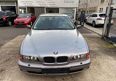 BMW 523i E39 aus 1HAND/RENTNER/LÜCKENLOS SCHECK!