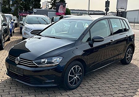 VW Golf Sportsvan Volkswagen VII*SHZ*NAV*KLIMAAUTO*PDC*ACC*2HD