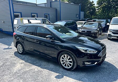 Ford Focus Turnier Titanium*Navi/Bi-Xenon*