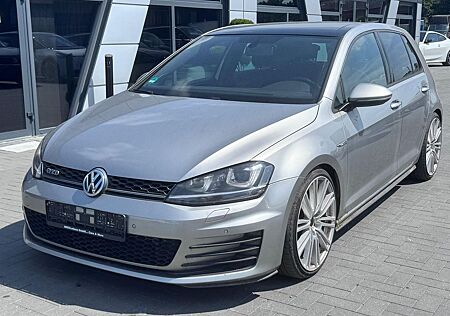 VW Golf Volkswagen GTD 2.0 TDI /TEMPO/PANO/PDC/SHZ/KLIMA/DSG
