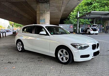 BMW 118i / Vollleder / Top gepflegt