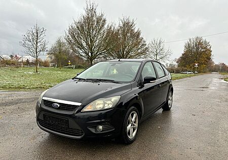 Ford Focus Lim. Style + *TÜV NEU*