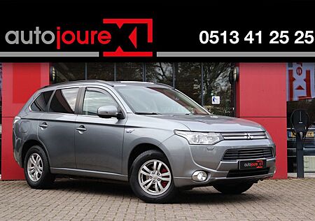 Mitsubishi Outlander 2.0 PHEV Instyle+ | Schuif-/kanteldak
