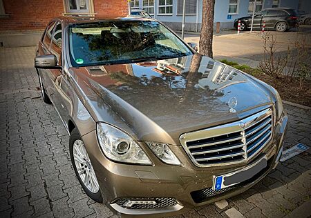Mercedes-Benz E 250 BlueEFFICIENCY AVANTGARDE AVANTGARDE